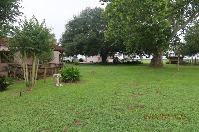 2009 Fm 950, Eagle Lake, TX 77434