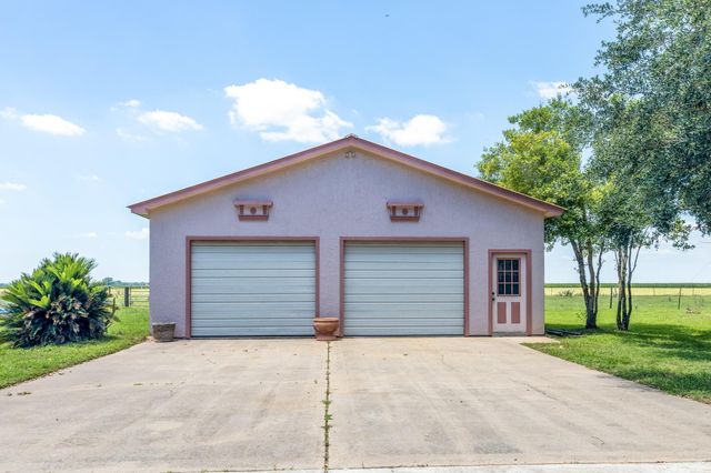 2009 Fm 950, Eagle Lake, TX 77434