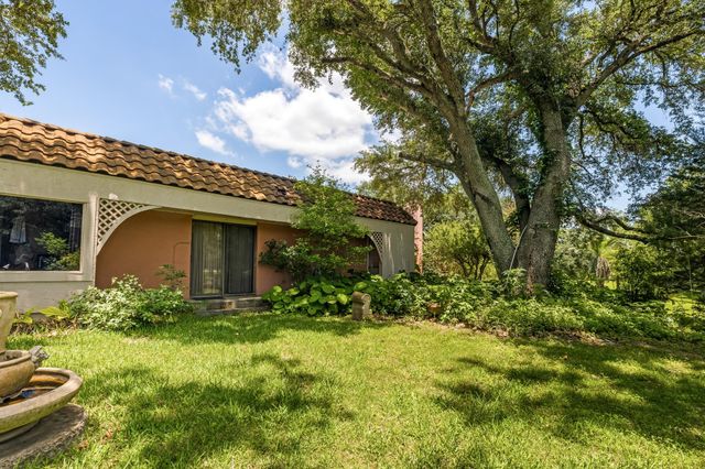 2009 Fm 950, Eagle Lake, TX 77434