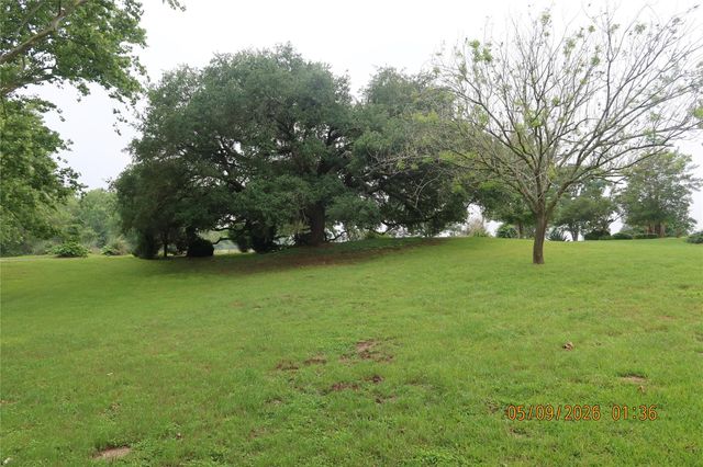 2009 Fm 950, Eagle Lake, TX 77434
