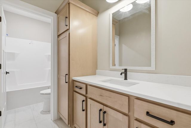 14118 N HAYDENS POINTE, Hallsville, MO 65255