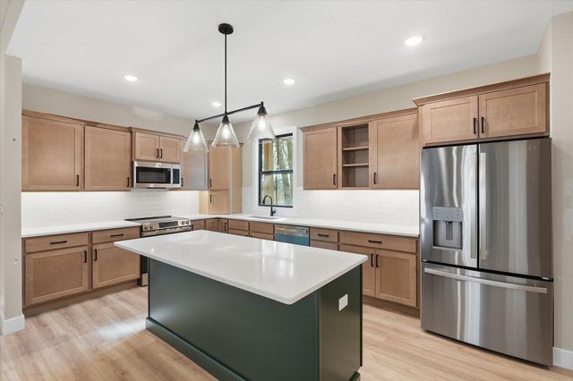 14118 N HAYDENS POINTE, Hallsville, MO 65255