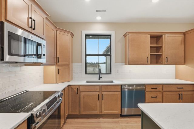 14118 N HAYDENS POINTE, Hallsville, MO 65255