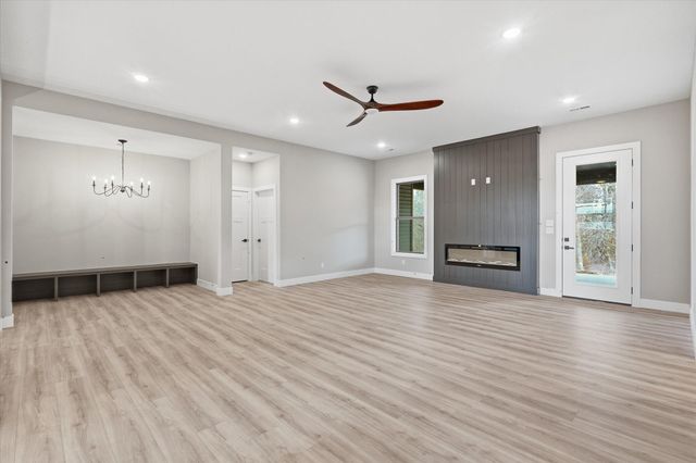 14118 N HAYDENS POINTE, Hallsville, MO 65255