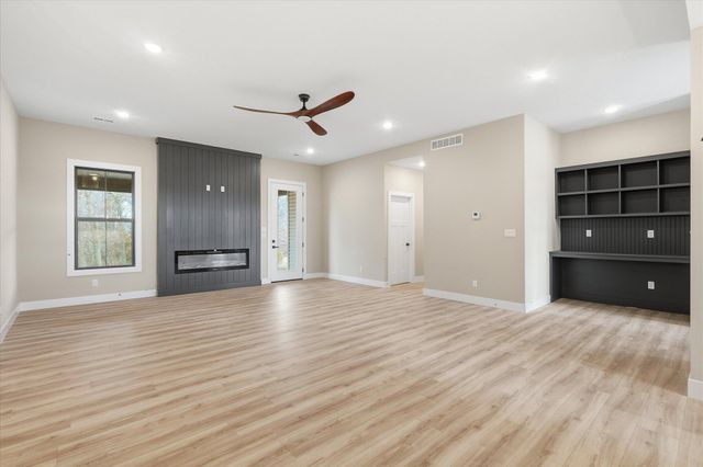 14118 N HAYDENS POINTE, Hallsville, MO 65255