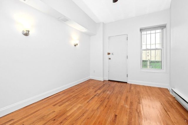 881 Harrison Ave 1, Boston, MA 02118
