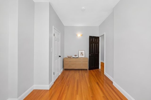 881 Harrison Ave 1, Boston, MA 02118