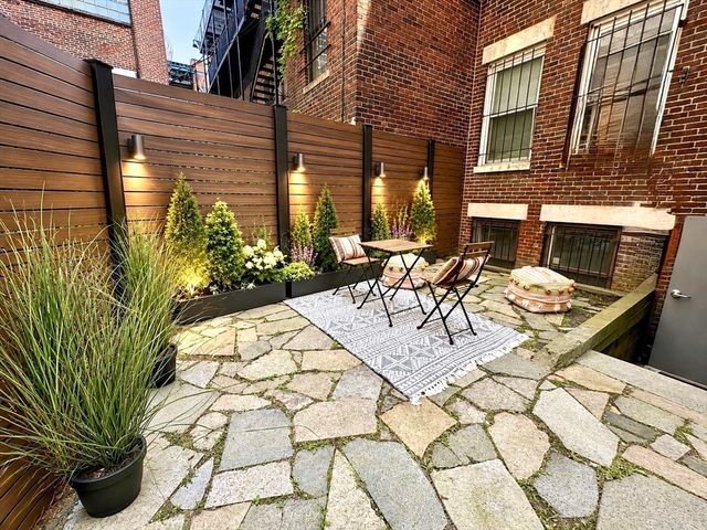 881 Harrison Ave 1, Boston, MA 02118