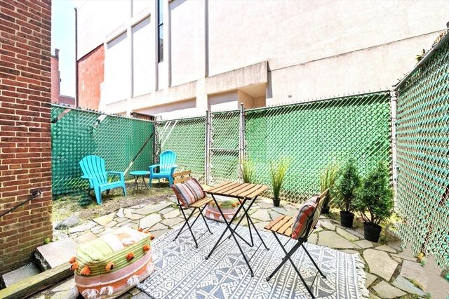 881 Harrison Ave 1, Boston, MA 02118