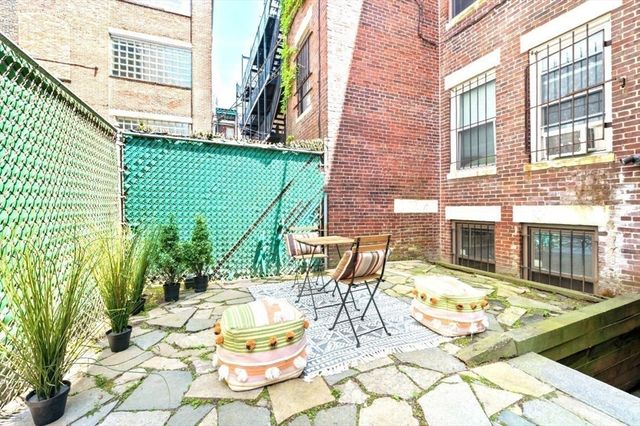 881 Harrison Ave 1, Boston, MA 02118