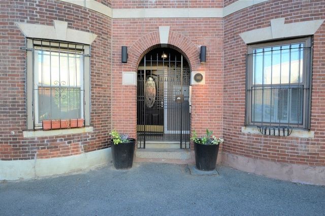 881 Harrison Ave 1, Boston, MA 02118