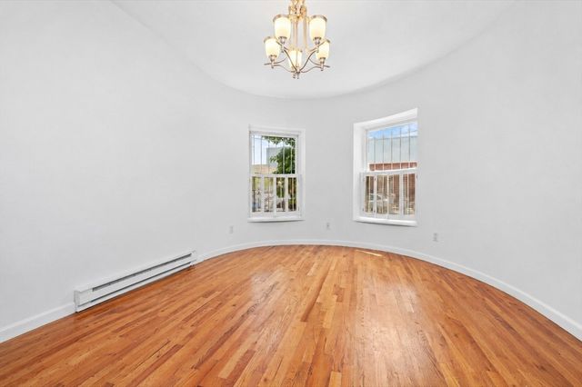 881 Harrison Ave 1, Boston, MA 02118