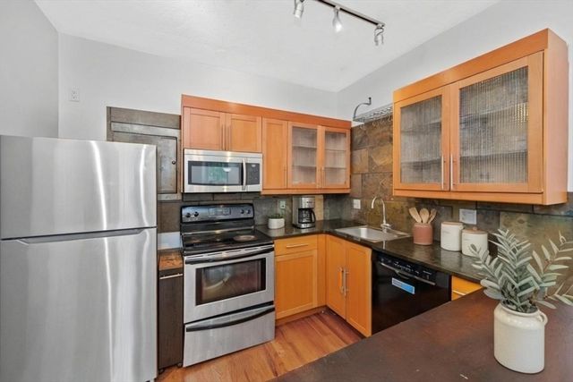 881 Harrison Ave 1, Boston, MA 02118