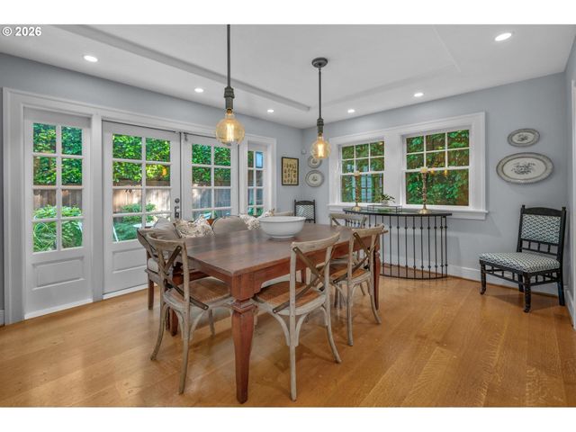 2798 Sw OLD ORCHARD Rd, Portland, OR 97201