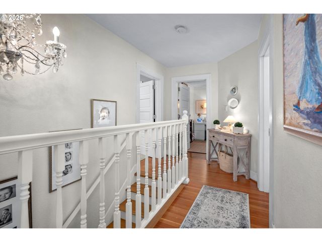 2798 Sw OLD ORCHARD Rd, Portland, OR 97201