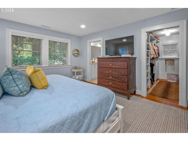 2798 Sw OLD ORCHARD Rd, Portland, OR 97201
