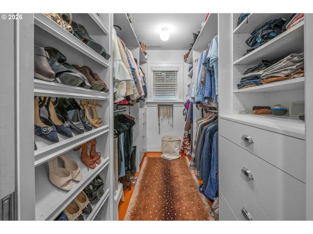 2798 Sw OLD ORCHARD Rd, Portland, OR 97201