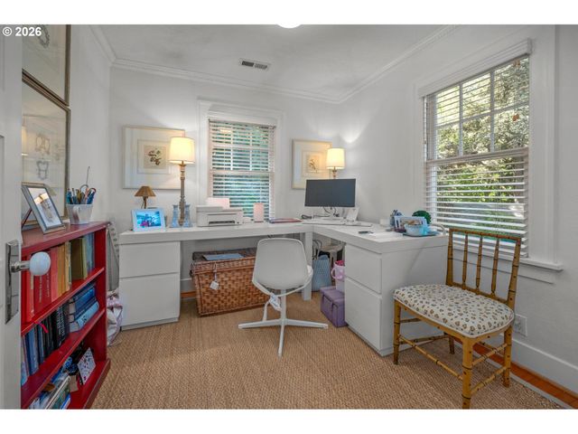 2798 Sw OLD ORCHARD Rd, Portland, OR 97201
