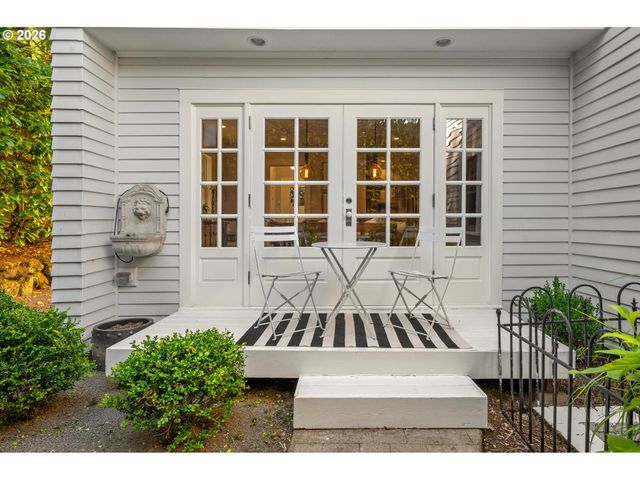 2798 Sw OLD ORCHARD Rd, Portland, OR 97201