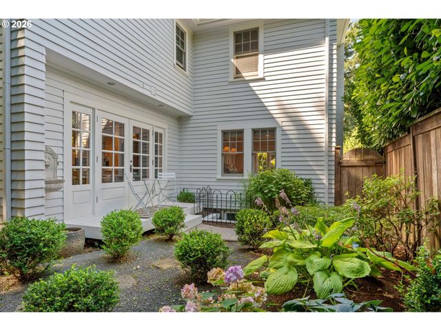 2798 Sw OLD ORCHARD Rd, Portland, OR 97201