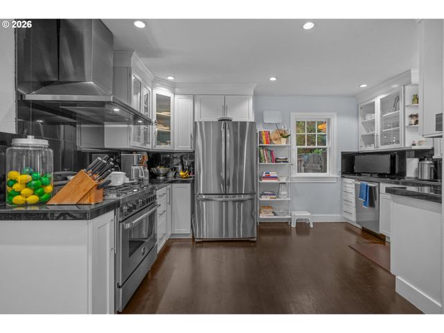 2798 Sw OLD ORCHARD Rd, Portland, OR 97201