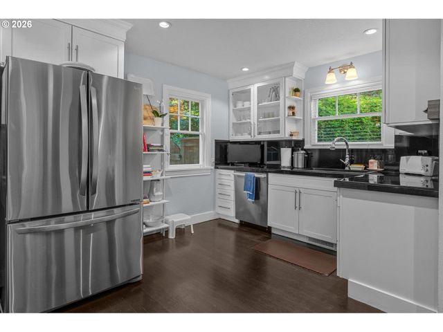 2798 Sw OLD ORCHARD Rd, Portland, OR 97201