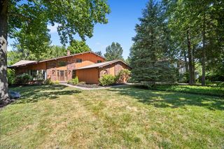 6551 Queens Way, Brecksville, OH 44141