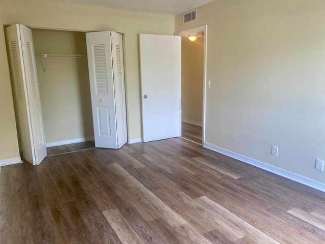 1500 N Congress Avenue A23, West Palm Beach, FL 33401