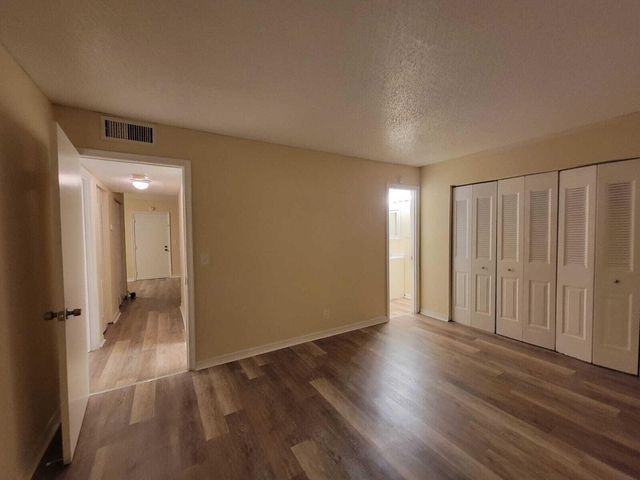 1500 N Congress Avenue A23, West Palm Beach, FL 33401