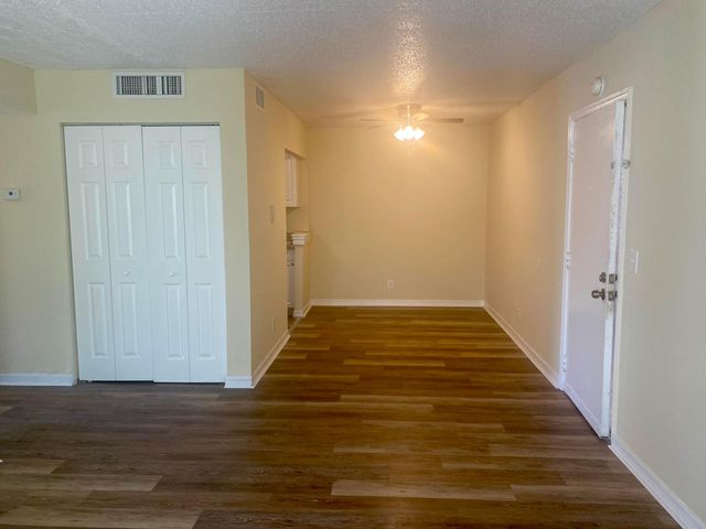 1500 N Congress Avenue A23, West Palm Beach, FL 33401