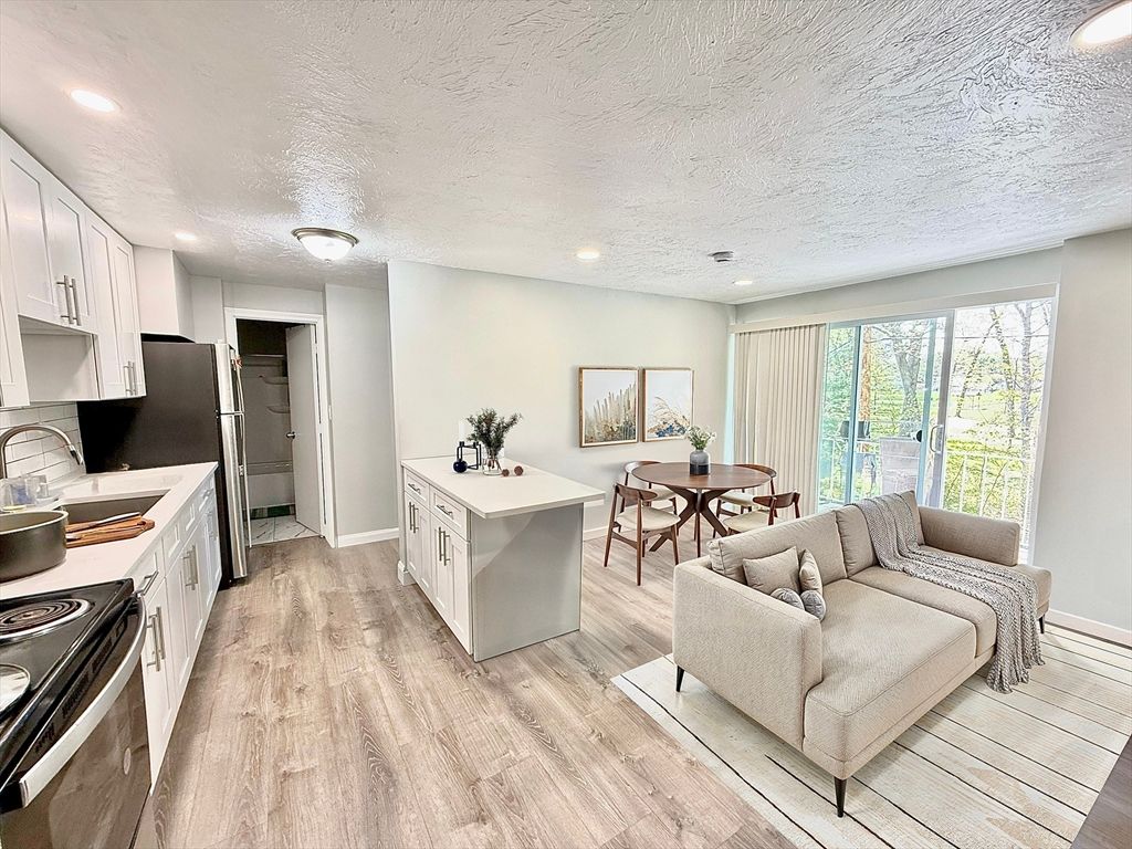 301 Grant 13, Framingham, MA 01702