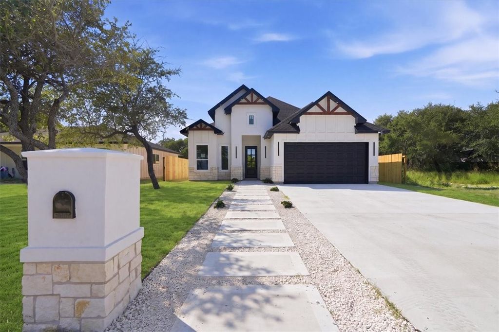 924 S 10TH, Aransas Pass, TX 78336 — photo 2