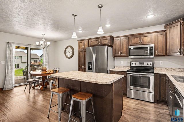 510 Marie Dr Drive, Harrisburg, SD 57032