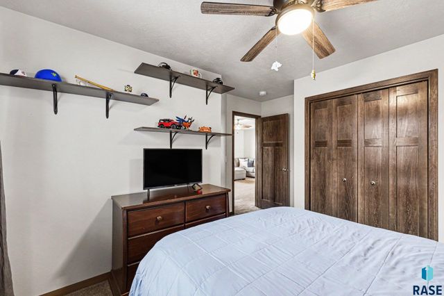 510 Marie Dr Drive, Harrisburg, SD 57032