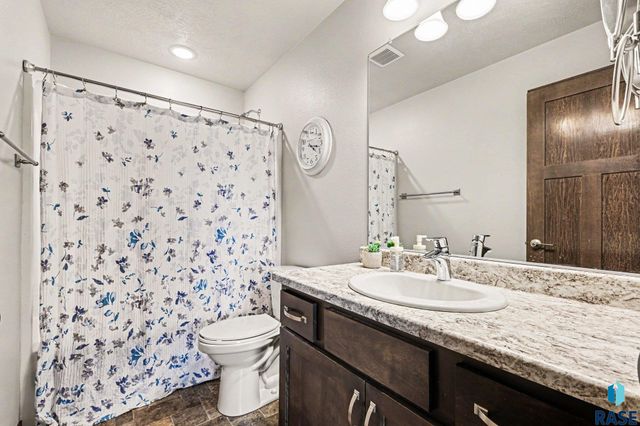 510 Marie Dr Drive, Harrisburg, SD 57032