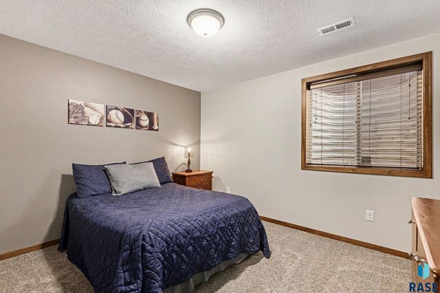 510 Marie Dr Drive, Harrisburg, SD 57032