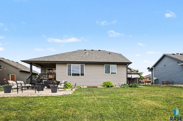 510 Marie Dr Drive, Harrisburg, SD 57032