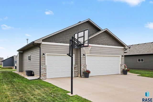 510 Marie Dr Drive, Harrisburg, SD 57032