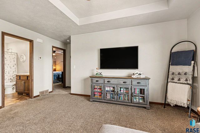 510 Marie Dr Drive, Harrisburg, SD 57032