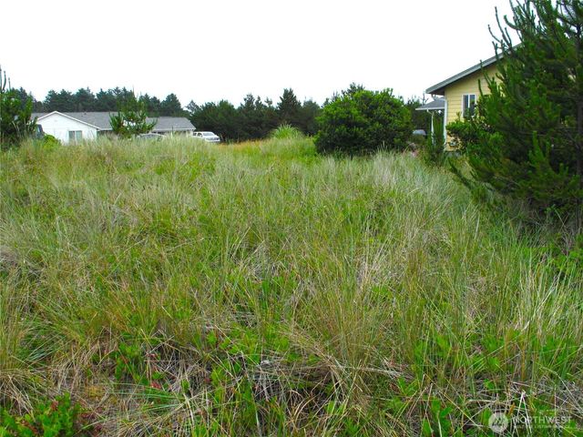 32307 H Place, Ocean Park, WA 98640