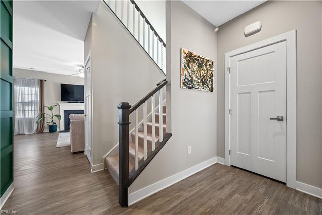 22 Mimi CIR, Newport News, VA 23602