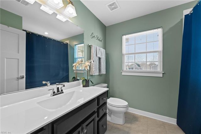 22 Mimi CIR, Newport News, VA 23602