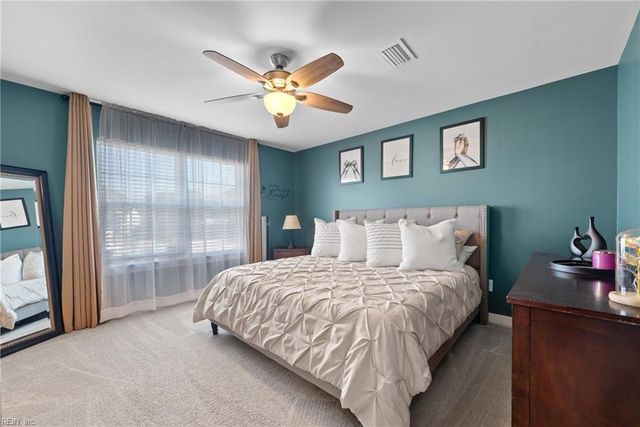 22 Mimi CIR, Newport News, VA 23602