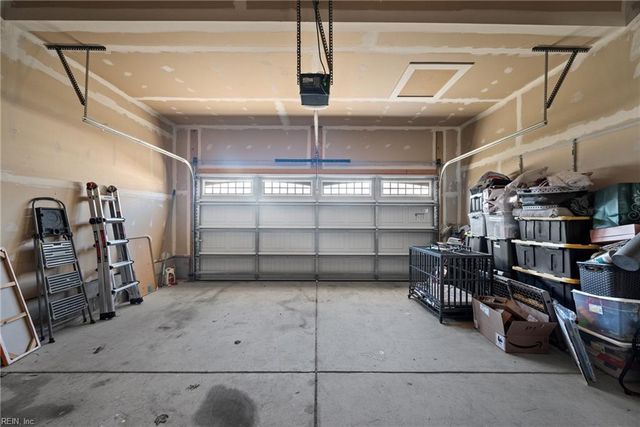 22 Mimi CIR, Newport News, VA 23602