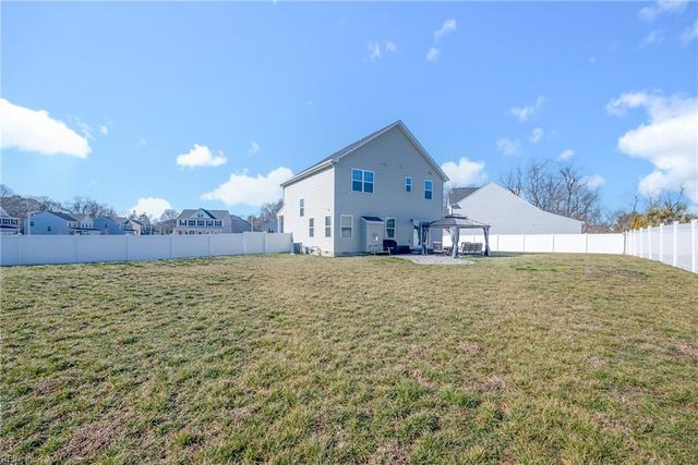 22 Mimi CIR, Newport News, VA 23602