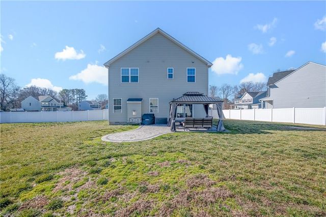 22 Mimi CIR, Newport News, VA 23602