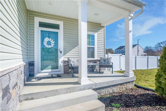 22 Mimi CIR, Newport News, VA 23602