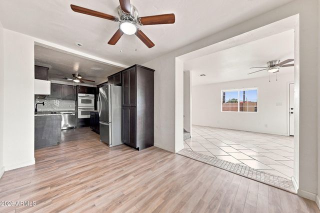 304 W MCNEIL Street, Phoenix, AZ 85041
