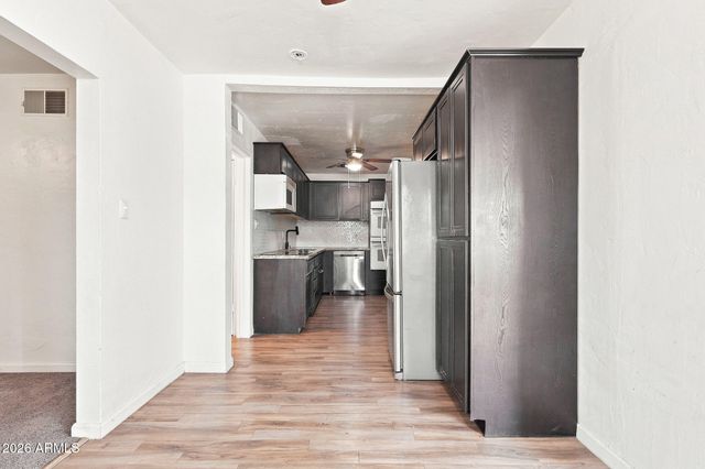 304 W MCNEIL Street, Phoenix, AZ 85041