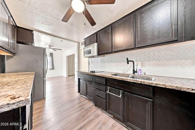 304 W MCNEIL Street, Phoenix, AZ 85041